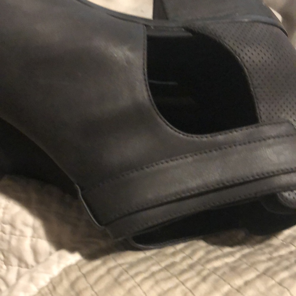 American Eagle Outfitters Black Ankle Booties - Picture 8 of 13